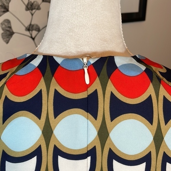 🤩3 for $30 Bundle Deal🤩
H&M retro fit and flare dress - Picture 7 of 12